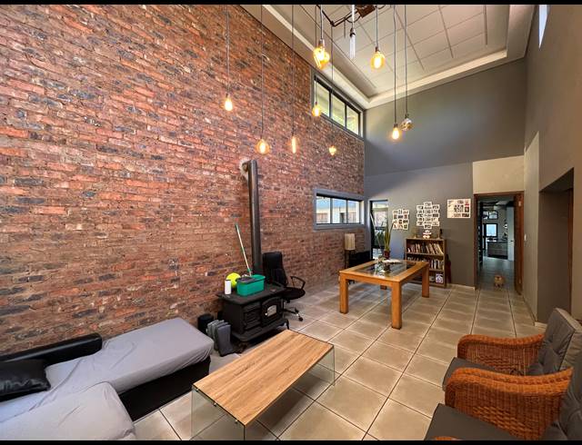 5 BEDROOM HOUSE FOR SALE IN QUELLERINA